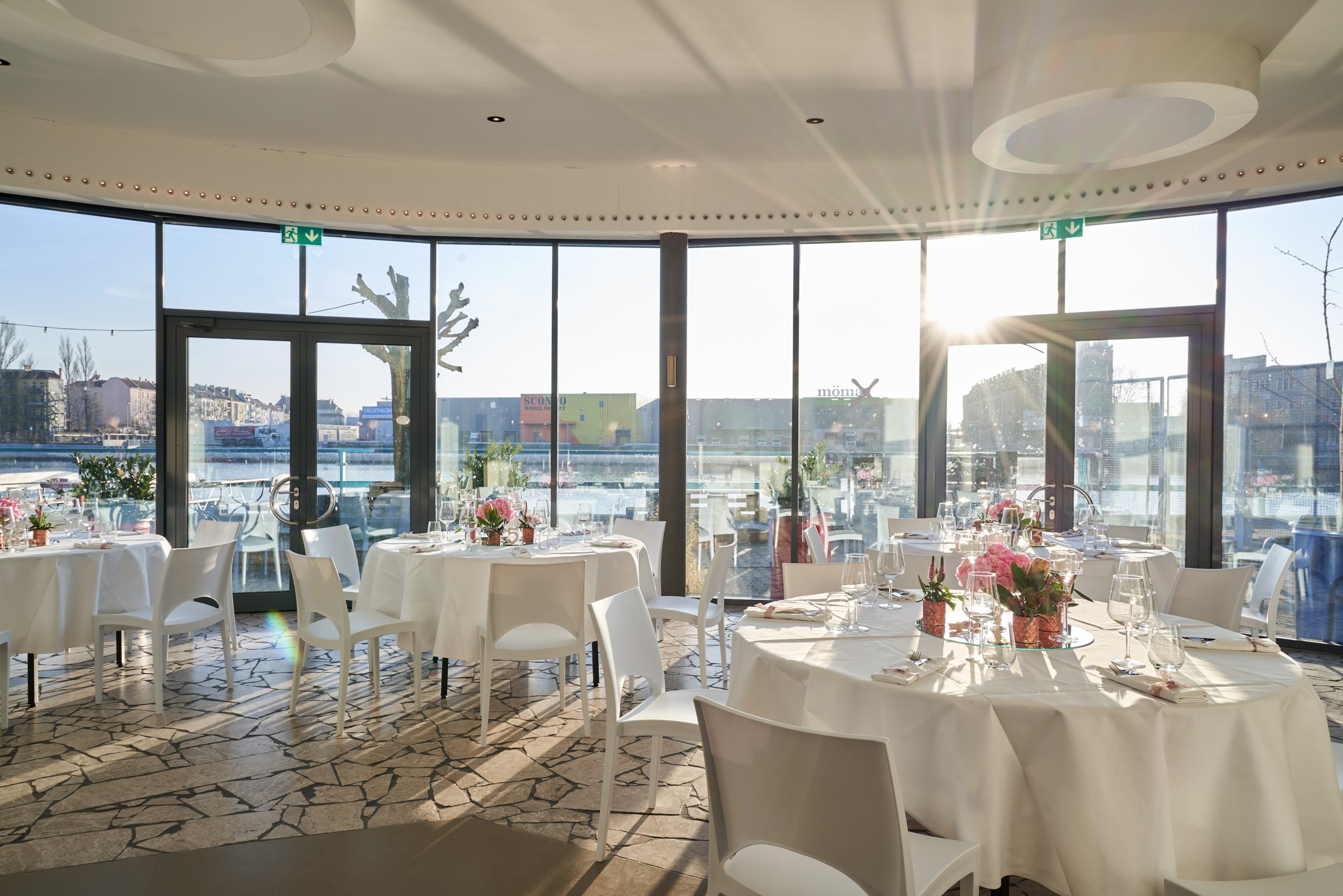 Hochzeit: WHITE Spreelounge