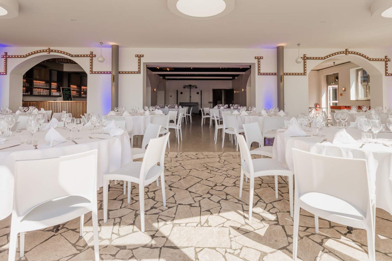 Lighthouse – Panoramalounge: WHITE Spreelounge, eingerichteter Veranstaltungsraum