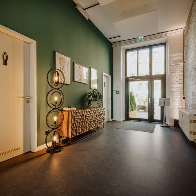 16.04.2025-Alva-Lounge-Berlin_033-min